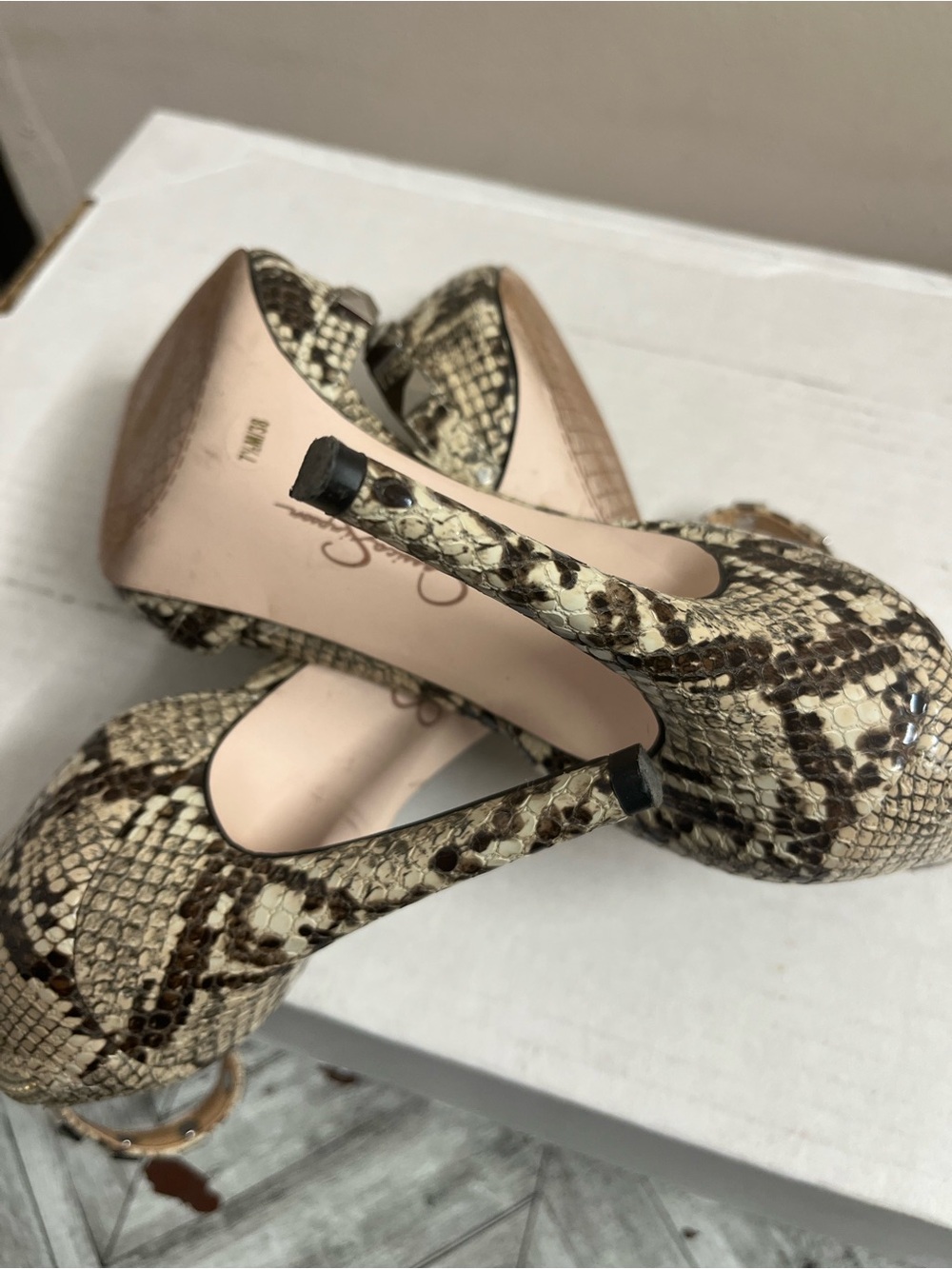 Jessica Simpson Snake-Print Pointed Toe Stud Ankle-Strap Pumps 7.5 - Picture 8 of 8